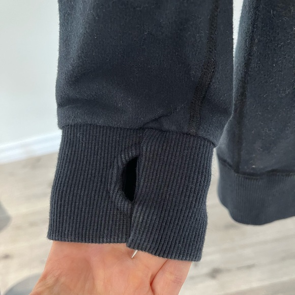 Black One Tooth Yoga Sweater - Picture 2 of 4